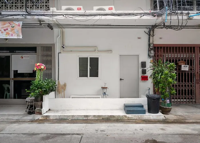 Group Haven - 6br Bangchak Bts 12 Sleeps Rb4 Villa Bangkok