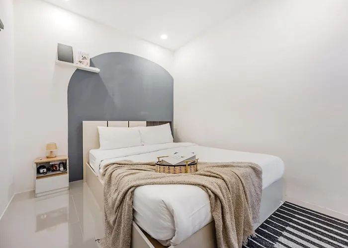 Group Haven - 6br Bangchak Bts 12 Sleeps Rb4 Villa