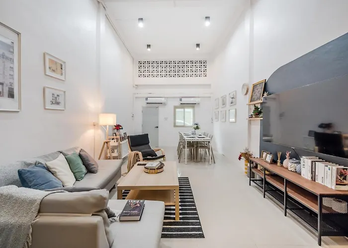 Group Haven - 6br Bangchak Bts 12 Sleeps Rb4 Villa